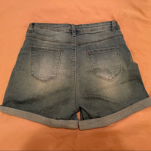 new NVGTN Navishape light wash jean shorts - Picture 3 of 4